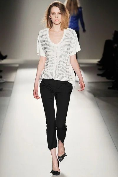 Look 13